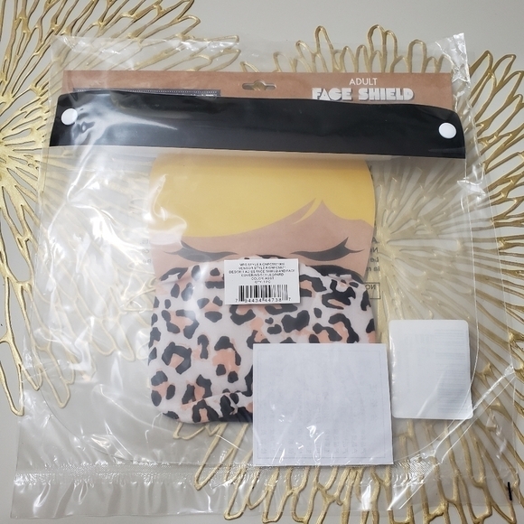 Cheetah Print Face Shield & Ma - Picture 4 of 10